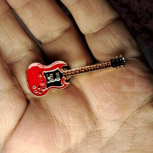 Red & Black Electric Guitar Goldtone Pin